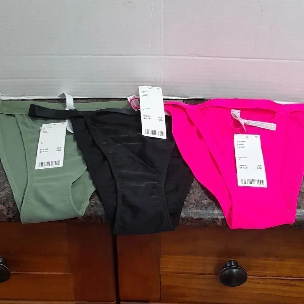 3 URBAN OUTFITTERS THONGS...Size S/P....New with Tags